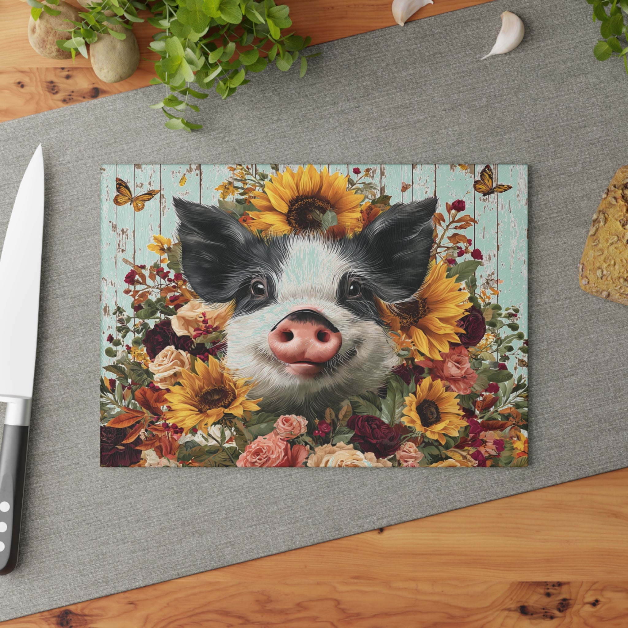 Sunflower Pig Glass Cutting Board – Rustic Farm Pig Kitchen Decor, Floral Farmhouse Cutting Board, Country Homestead Kitchen Gift