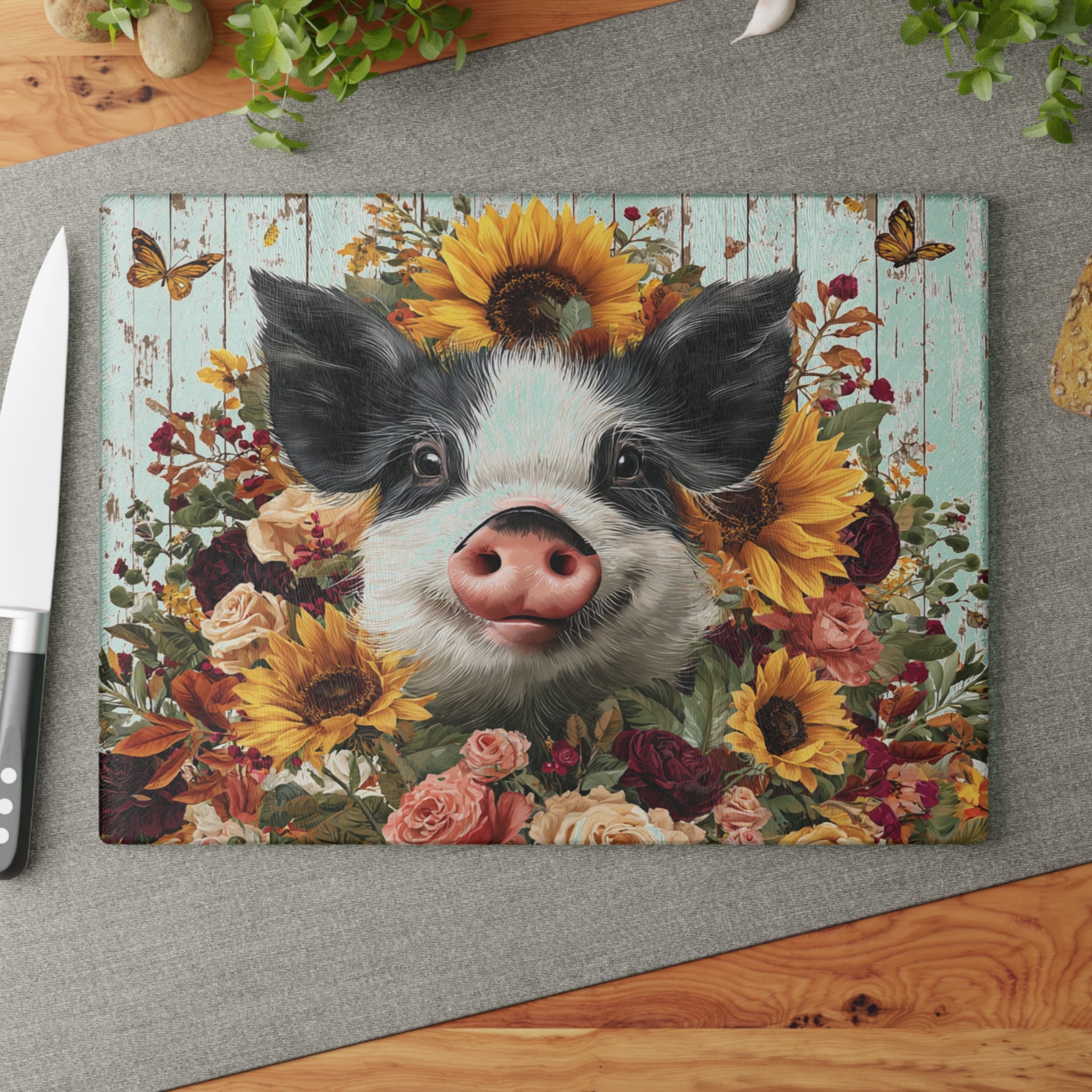 Sunflower Pig Glass Cutting Board – Rustic Farm Pig Kitchen Decor, Floral Farmhouse Cutting Board, Country Homestead Kitchen Gift