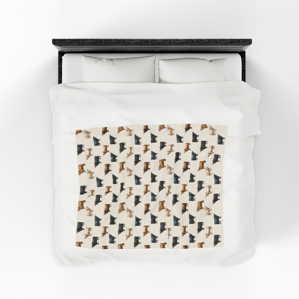 Highland Cow Pattern Plush Blanket | Farmhouse Cattle Throw Blanket | Rustic Farm Animal Bedding | Cozy Country Home Decor | Repeating Cow Print Blanket | Homestead Bedroom Throw