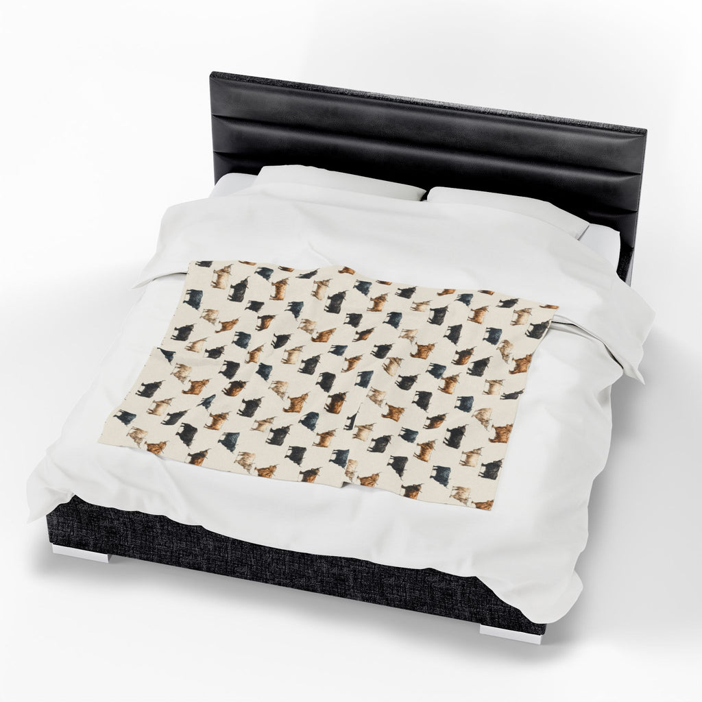 Highland Cow Pattern Plush Blanket | Farmhouse Cattle Throw Blanket | Rustic Farm Animal Bedding | Cozy Country Home Decor | Repeating Cow Print Blanket | Homestead Bedroom Throw