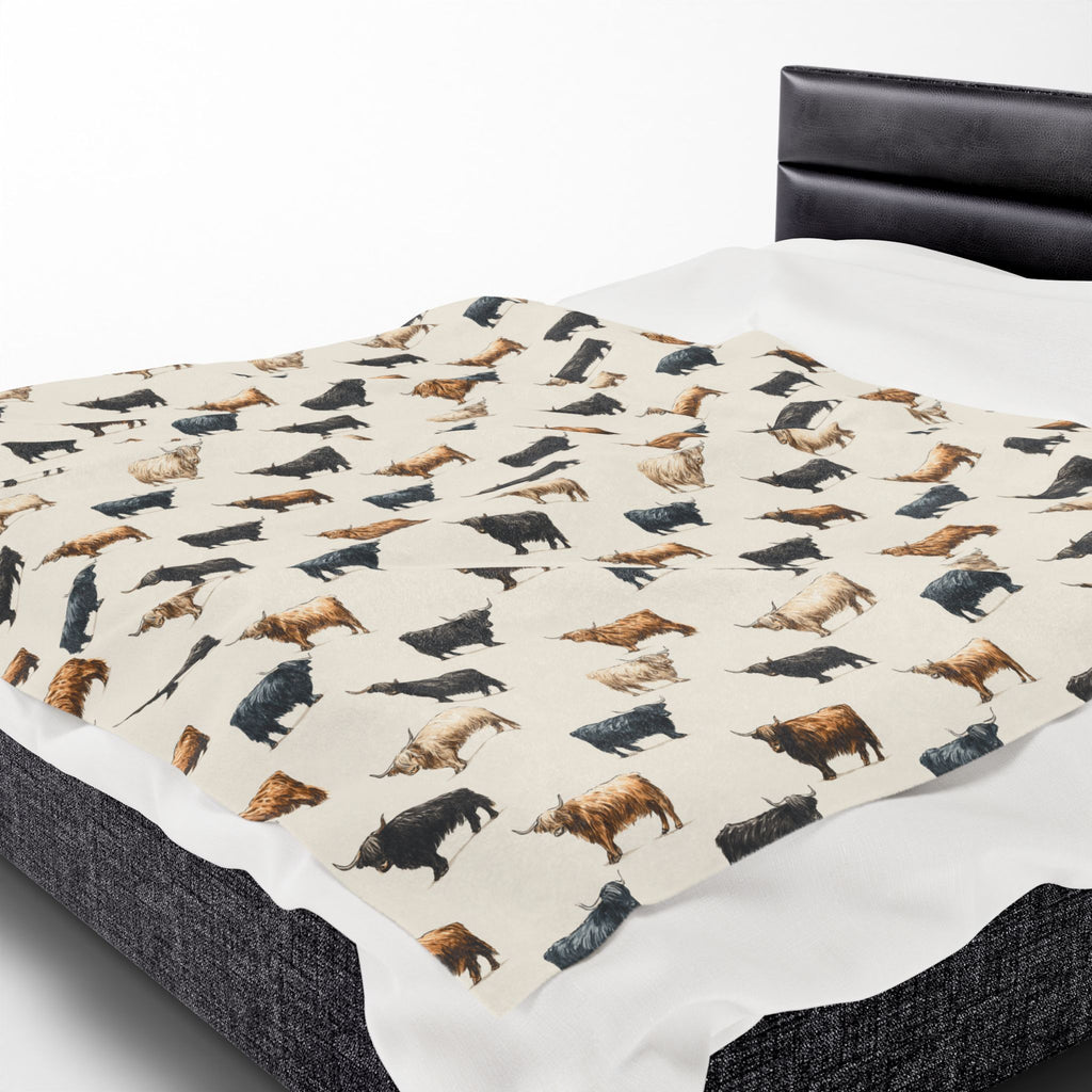 Highland Cow Pattern Plush Blanket | Farmhouse Cattle Throw Blanket | Rustic Farm Animal Bedding | Cozy Country Home Decor | Repeating Cow Print Blanket | Homestead Bedroom Throw