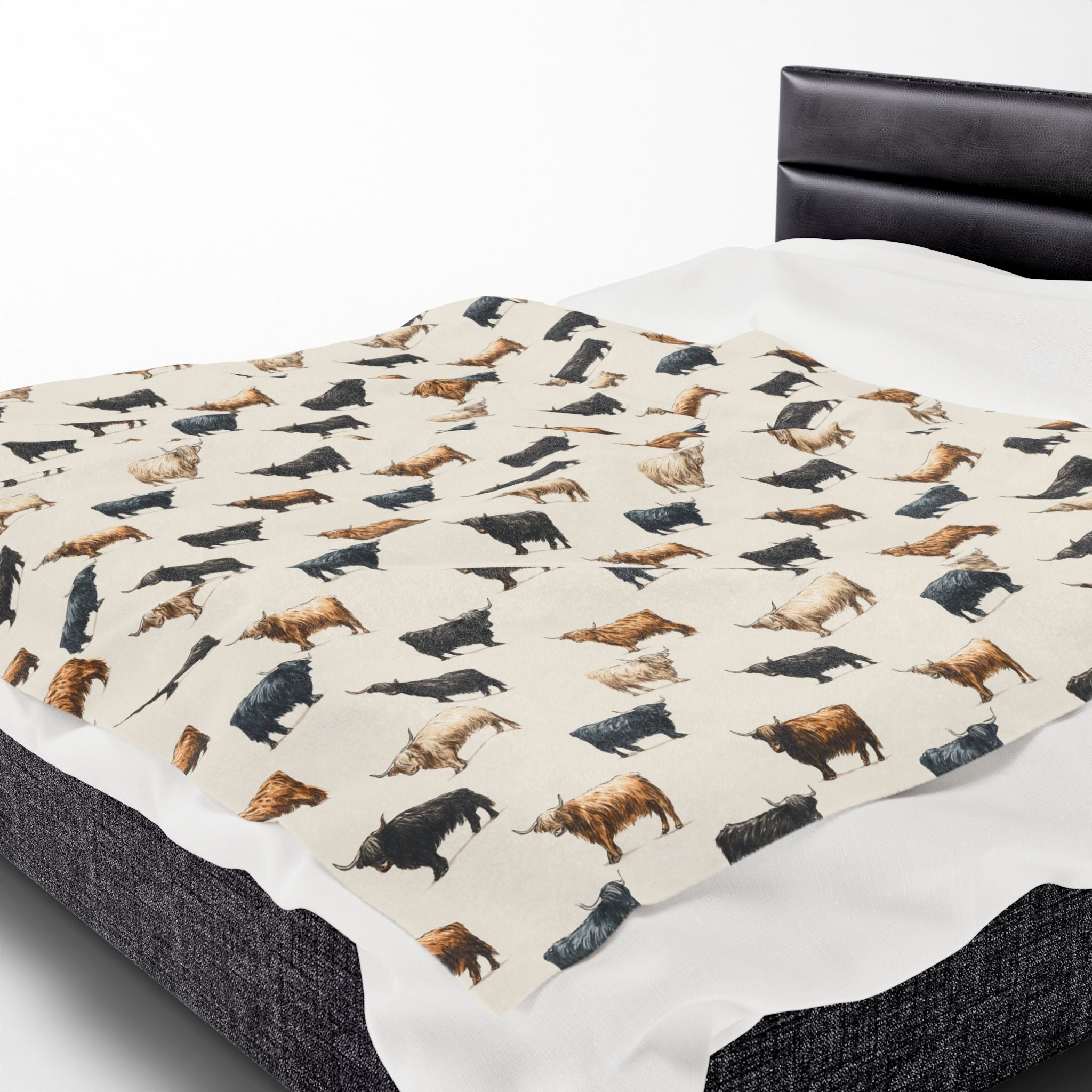 Highland Cow Pattern Plush Blanket | Farmhouse Cattle Throw Blanket | Rustic Farm Animal Bedding | Cozy Country Home Decor | Repeating Cow Print Blanket | Homestead Bedroom Throw