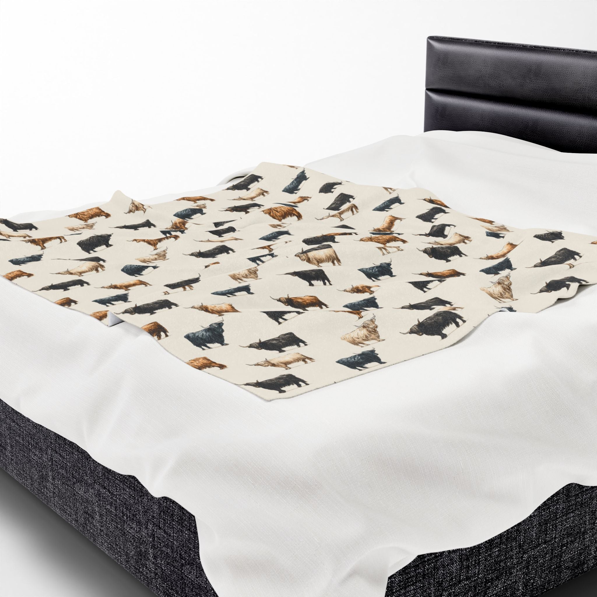 Highland Cow Pattern Plush Blanket | Farmhouse Cattle Throw Blanket | Rustic Farm Animal Bedding | Cozy Country Home Decor | Repeating Cow Print Blanket | Homestead Bedroom Throw