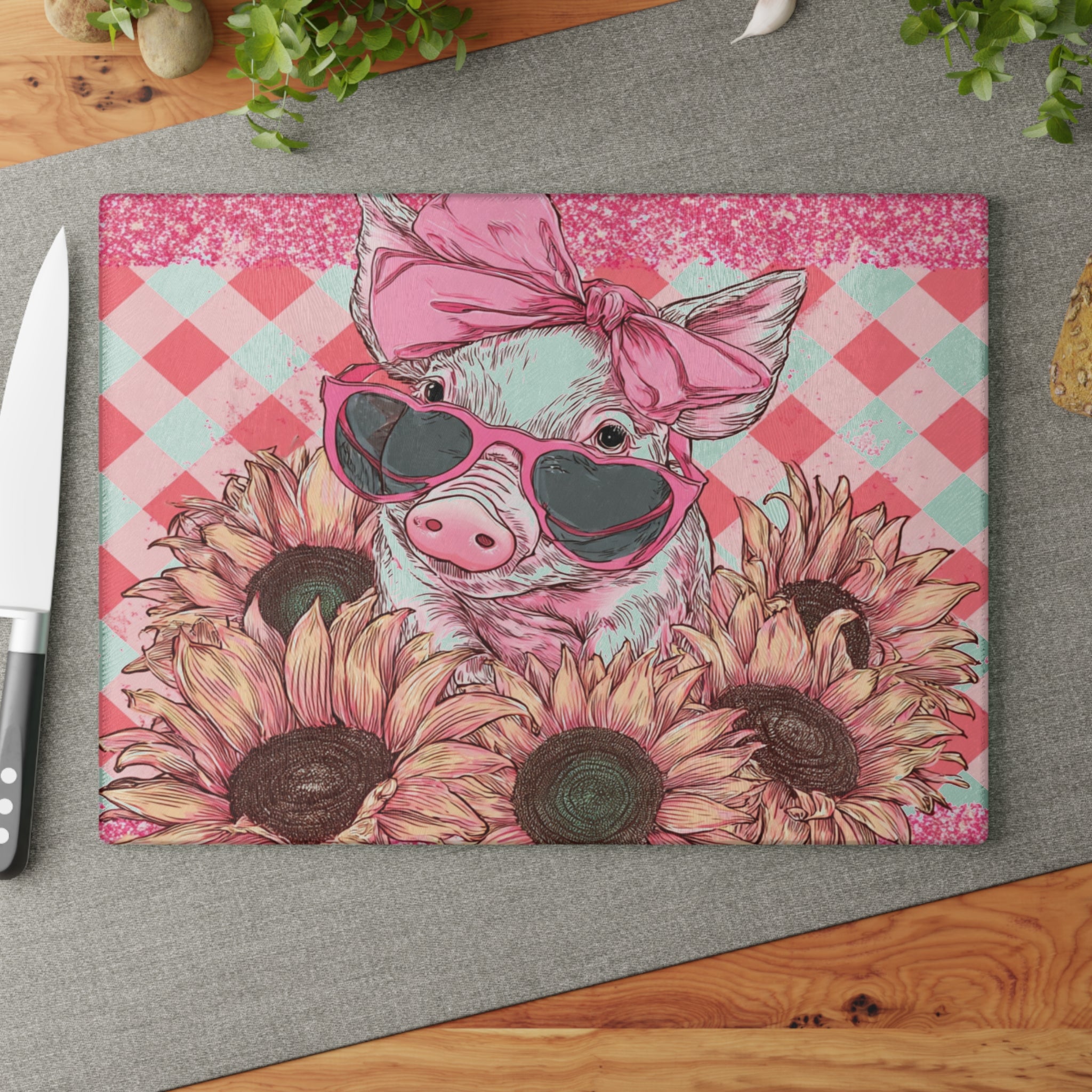 Pink Floral Pig Glass Cutting Board – Cute Farm Pig Kitchen Decor, Sunflower Pig Cutting Board, Farmhouse Country Kitchen Gift