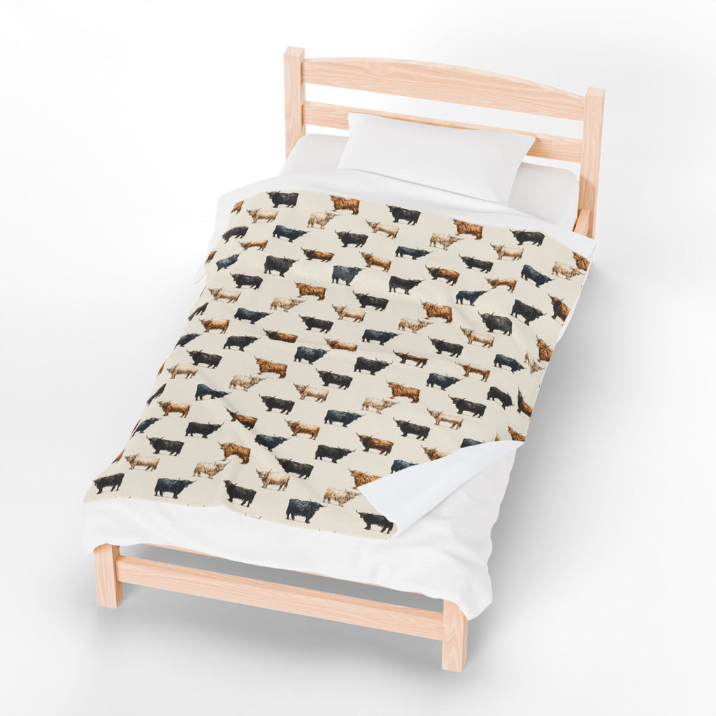 Highland Cow Pattern Plush Blanket | Farmhouse Cattle Throw Blanket | Rustic Farm Animal Bedding | Cozy Country Home Decor | Repeating Cow Print Blanket | Homestead Bedroom Throw