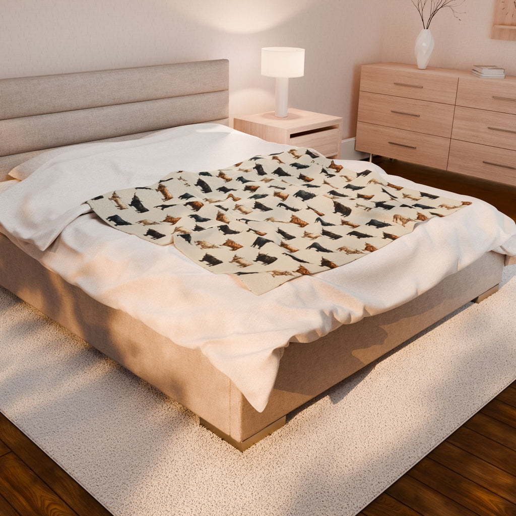 Highland Cow Pattern Plush Blanket | Farmhouse Cattle Throw Blanket | Rustic Farm Animal Bedding | Cozy Country Home Decor | Repeating Cow Print Blanket | Homestead Bedroom Throw