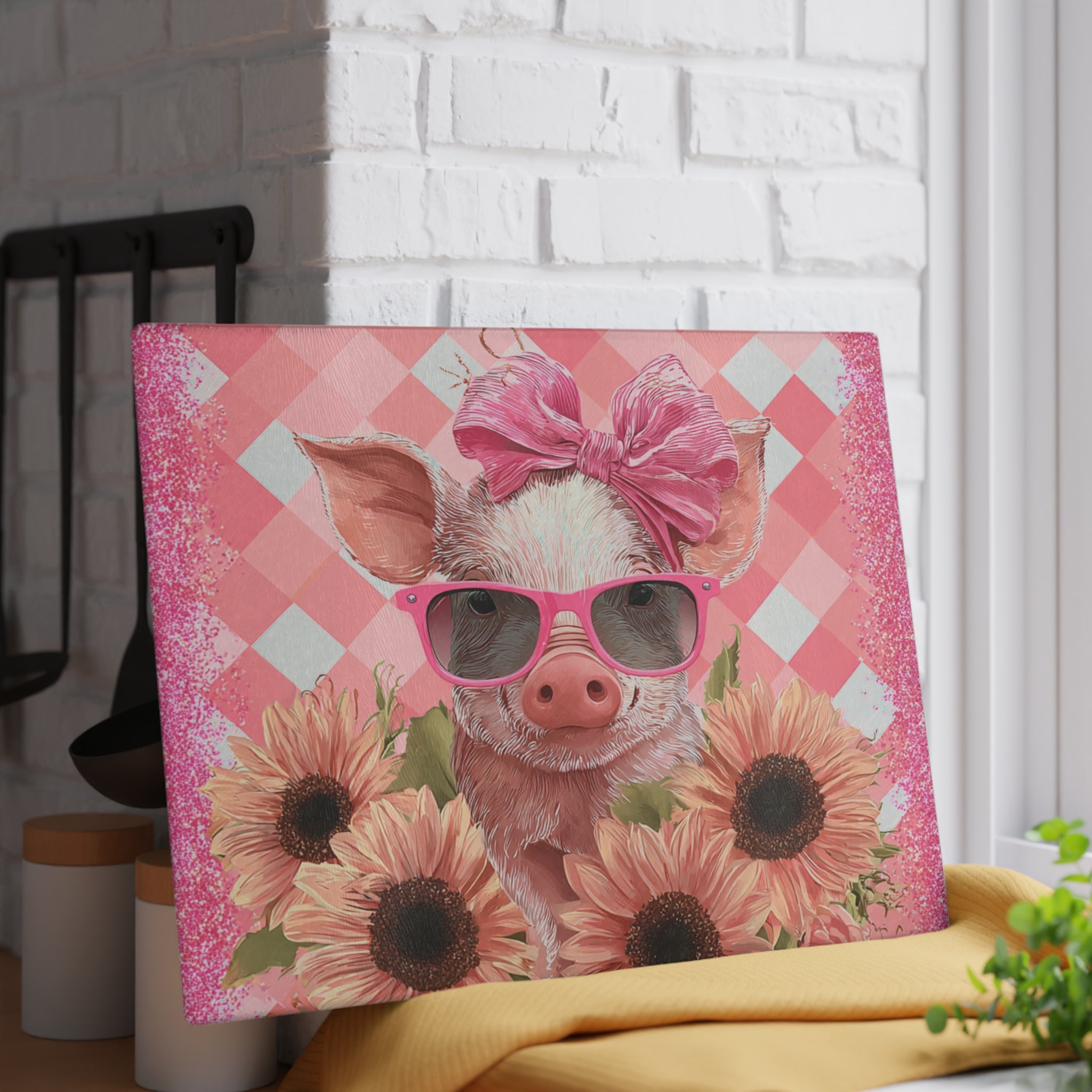 Floral Pig Glass Cutting Board – Cute Farm Pig Kitchen Decor, Sunflower Pig Cutting Board, Farmhouse Country Kitchen Gift