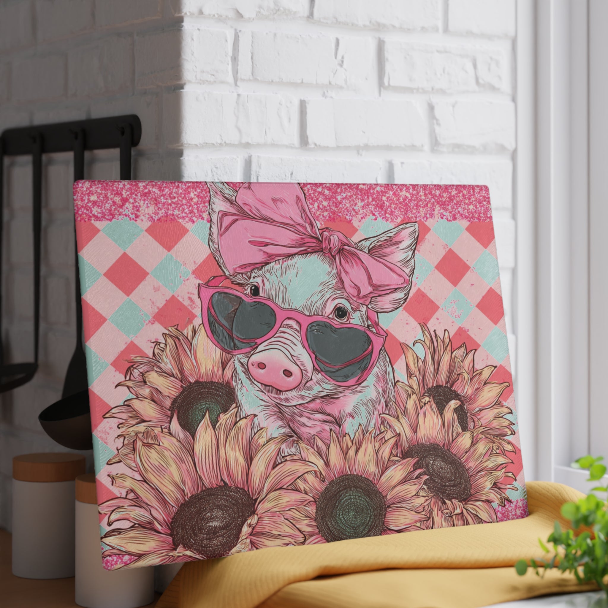 Pink Floral Pig Glass Cutting Board – Cute Farm Pig Kitchen Decor, Sunflower Pig Cutting Board, Farmhouse Country Kitchen Gift