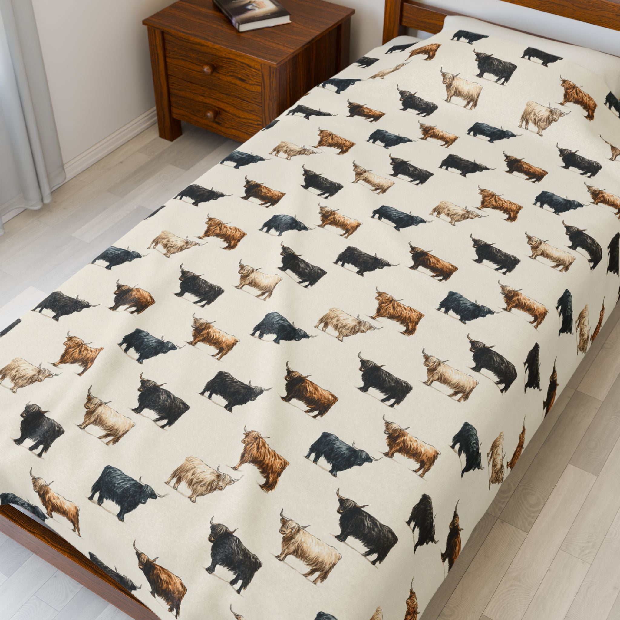Highland Cow Pattern Plush Blanket | Farmhouse Cattle Throw Blanket | Rustic Farm Animal Bedding | Cozy Country Home Decor | Repeating Cow Print Blanket | Homestead Bedroom Throw
